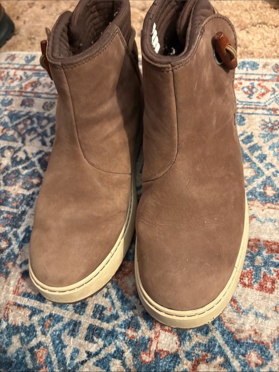 L.L. Bean Shoes - Women’s LL Bean Brown Leather Slip-On Casual Boots